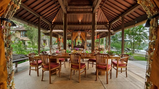 Villa Bodhi Dining area