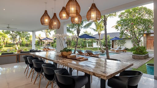 Villa Bogor Dining area