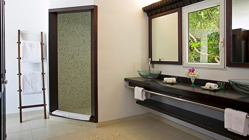 Villa Bonbonniere Bedroom 1