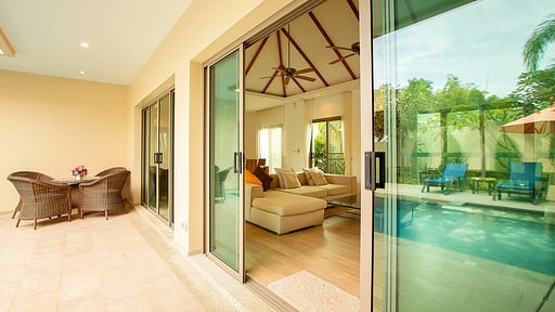 Villa Bond Living room