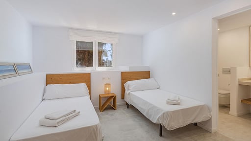 Villa Bonjour Bedroom 1