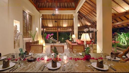 Villa Bougainvillea Dining area