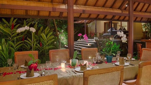 Villa Bougainvillea Dining area