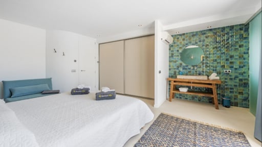 Villa Bouquerre Bedroom 2