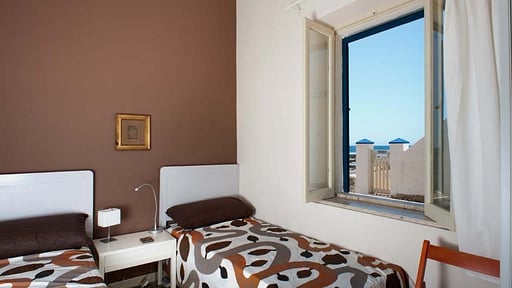 Villa Brezza Marina Schlafzimmer 1