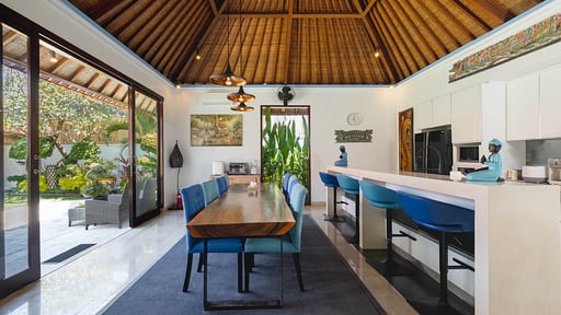 Villa Bulan Dining area