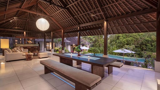 Villa Bunga Pangi Dining area
