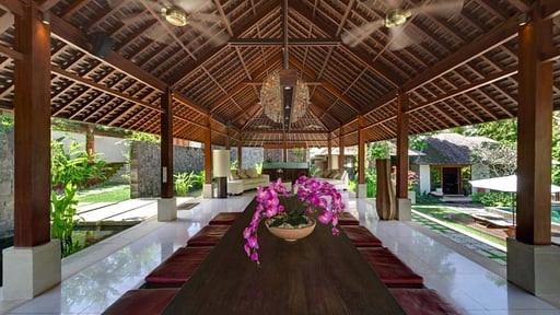 Villa Bunga Pangi Dining area