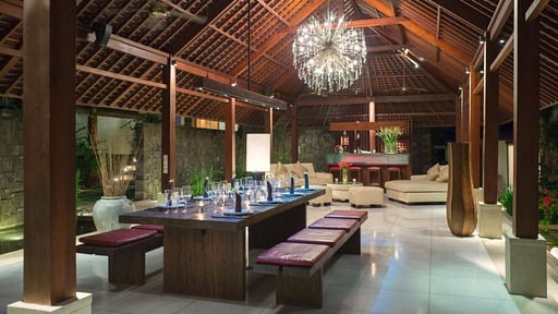 Villa Bunga Pangi Dining area