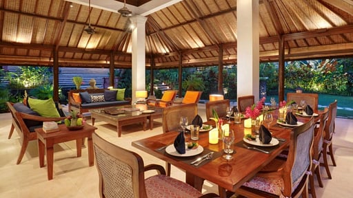 Villa Bunga Wangi Dining area