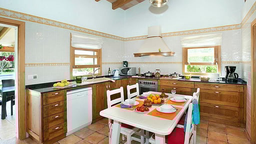 Villa Burgues Кухня