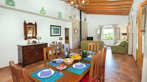 Villa Burgues Обеденная зона