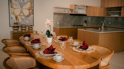 Villa Butterfly Dining area