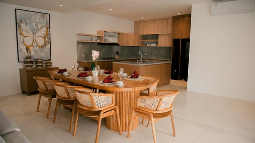 Villa Butterfly Dining area