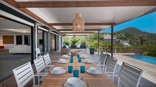 Villa Cairn Dining area