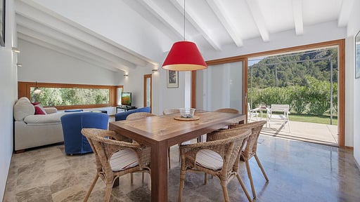 Villa Cal Padri / Cuxach Обеденная зона