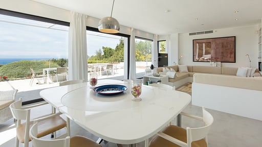 Villa Cala Tarida Dining area