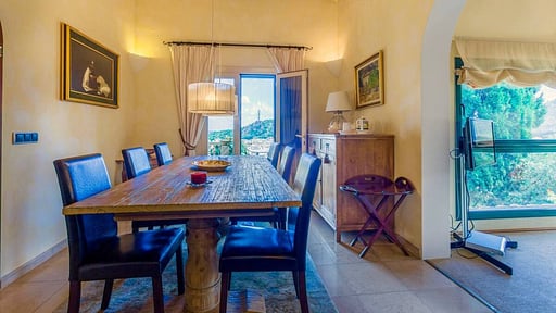 Villa Calvario Dining area