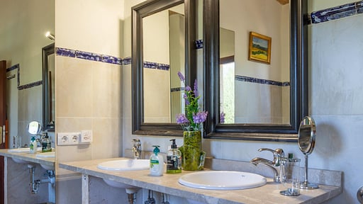 Villa Camarex Schlafzimmer 1