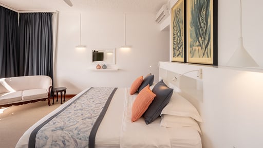 Villa Cambier Schlafzimmer 1