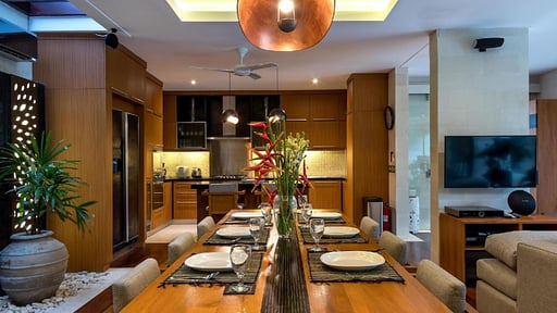 Villa Camellia Jimbaran Dining area