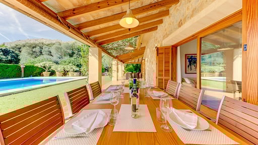 Villa Camp Gran Обеденная зона