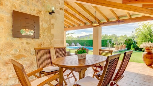 Villa Camp Gran Обеденная зона