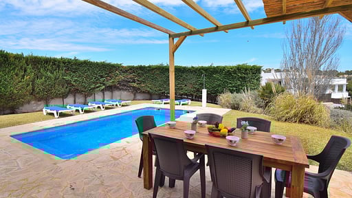 Villa Can Baltasar Обеденная зона