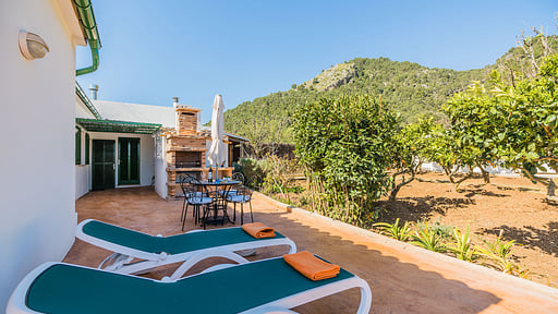 Villa Can Boi BBQ equipment