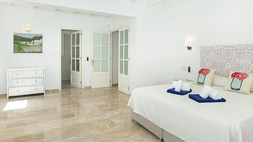 Villa Can Bregat Спальня 3