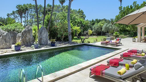 Villa Can Bregat Бассейн