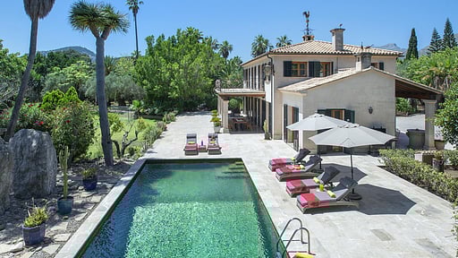 Villa Can Bregat Бассейн