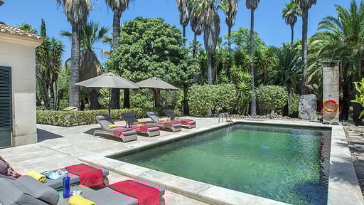 Villa Can Bregat Бассейн