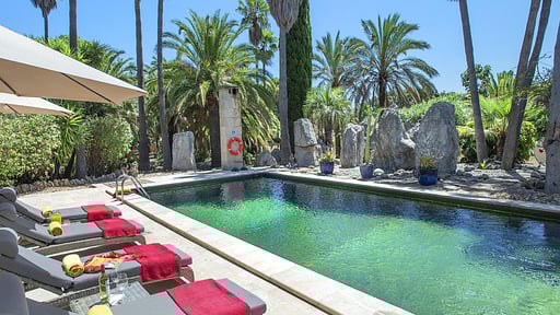 Villa Can Bregat Бассейн