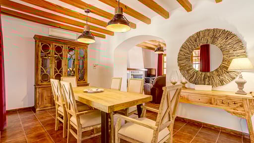 Villa Can Daniel Dining area