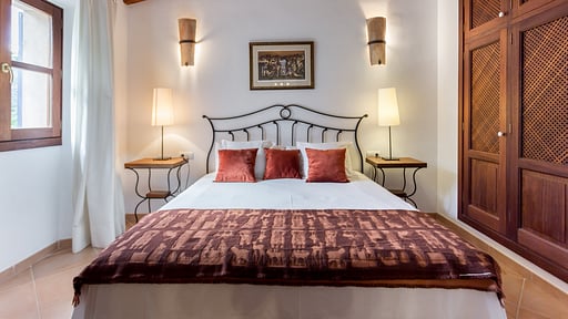 Villa Can Monticel Спальня 2