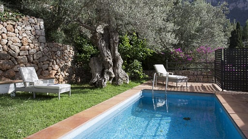 Villa Can Monticel Бассейн