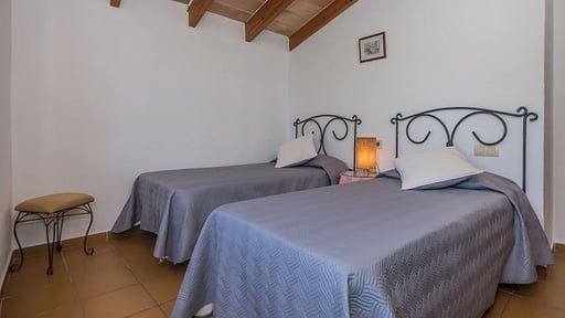 Villa Can Oli Спальня 5