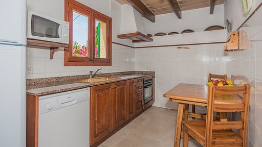 Villa Can Oli Обеденная зона