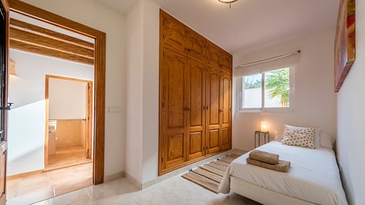 Villa Can Petrus Schlafzimmer 5