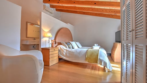 Villa Can Pulit Bedroom 1