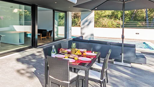 Can Rossita Обеденная зона