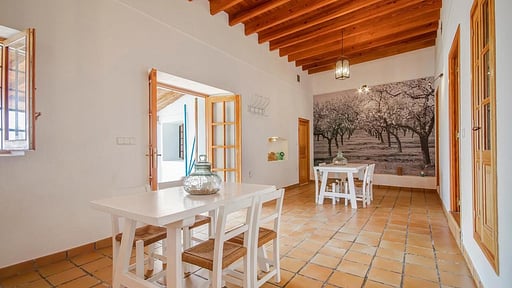 Villa Can Sunyer Dining area