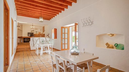 Villa Can Sunyer Dining area