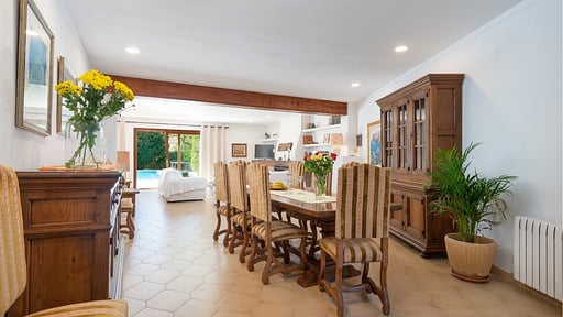 Can Toni Dining area