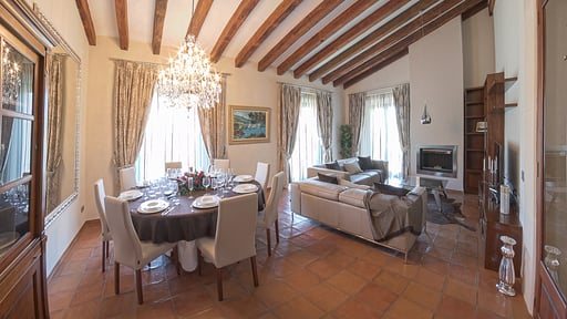 Villa Can Verde Обеденная зона