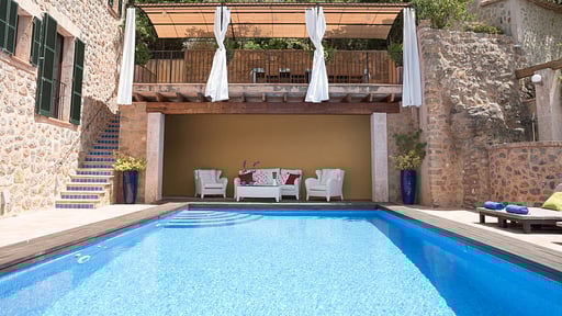 Villa Can Verde Бассейн