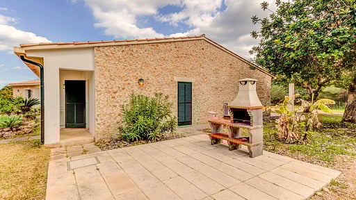 Villa Ca'n Vich BBQ equipment