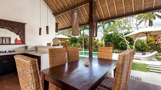 Villa Candi Kecil Tujuh Dining area 1