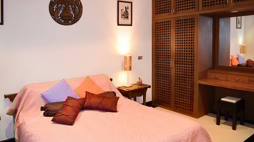 Villa Cannes Bedroom 1